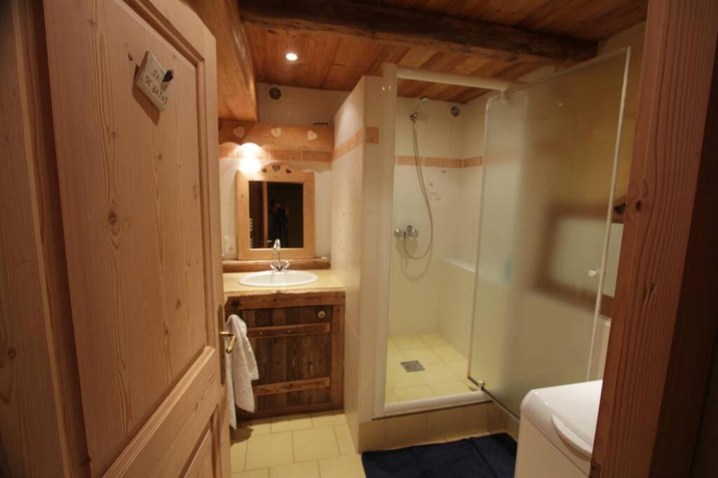 Appartement Cozy Dans Chalet 6 Pers Voiture 4 Roues Motrice A Dispo La Clusaz Exterior foto